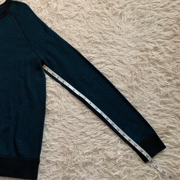 Banana Republic Sweater - Picture 8 of 9